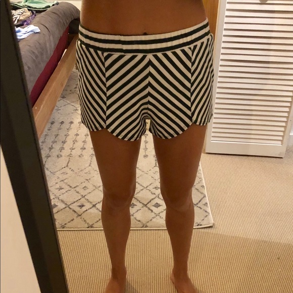Striped Stretchy Shorts - Picture 3 of 3